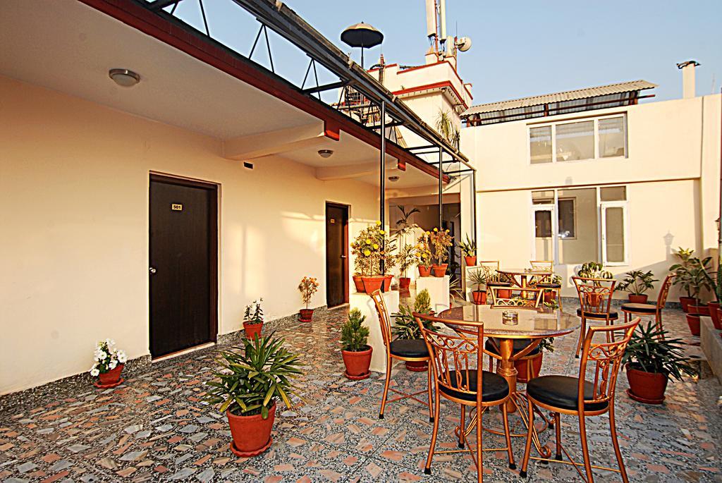 Kathmandu Grand Hotel Buitenkant foto