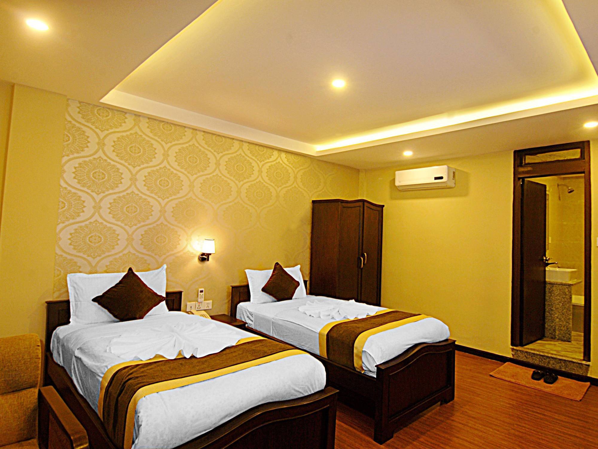 Kathmandu Grand Hotel Buitenkant foto