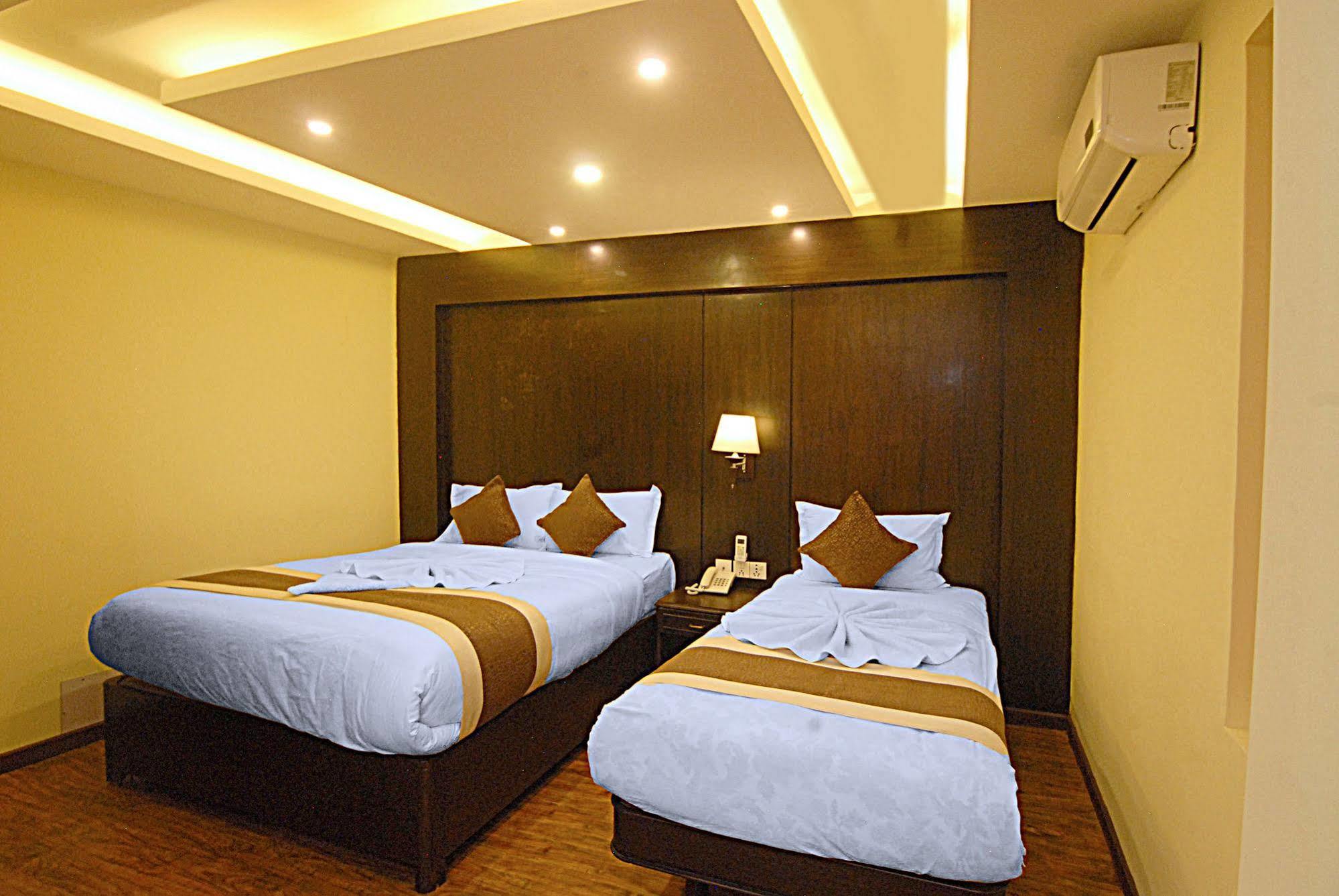 Kathmandu Grand Hotel Buitenkant foto